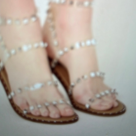 NWOT Brand new! Steve Madden Travel Clear Sandals in Size 7.5. Still in Box - Picture 12 of 15